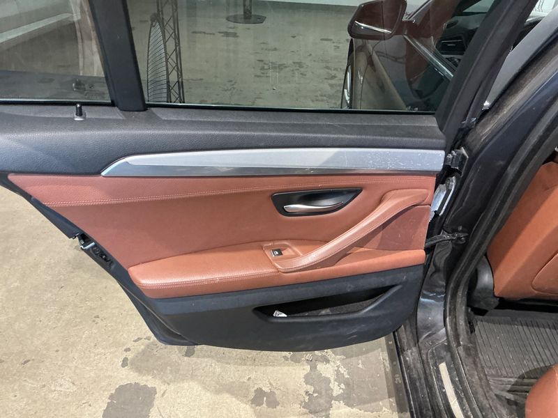 BMW 5er 530d xDrive 2013 – снимка 38
