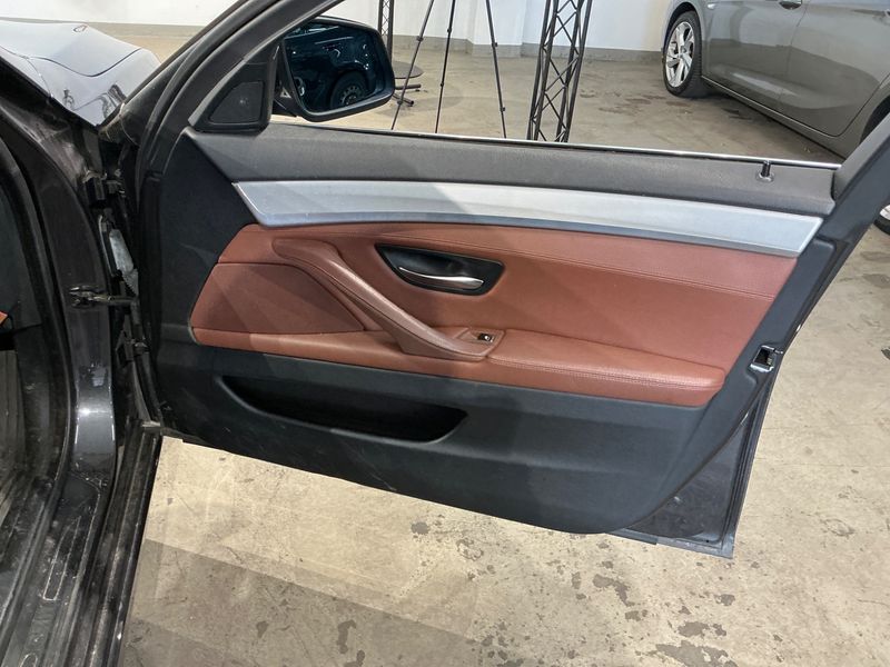BMW 5er 530d xDrive 2013 – снимка 31