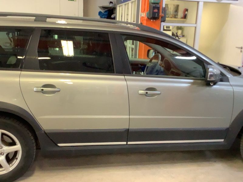 Volvo XC70 3.2 Momentum AWD — zdjęcie 7