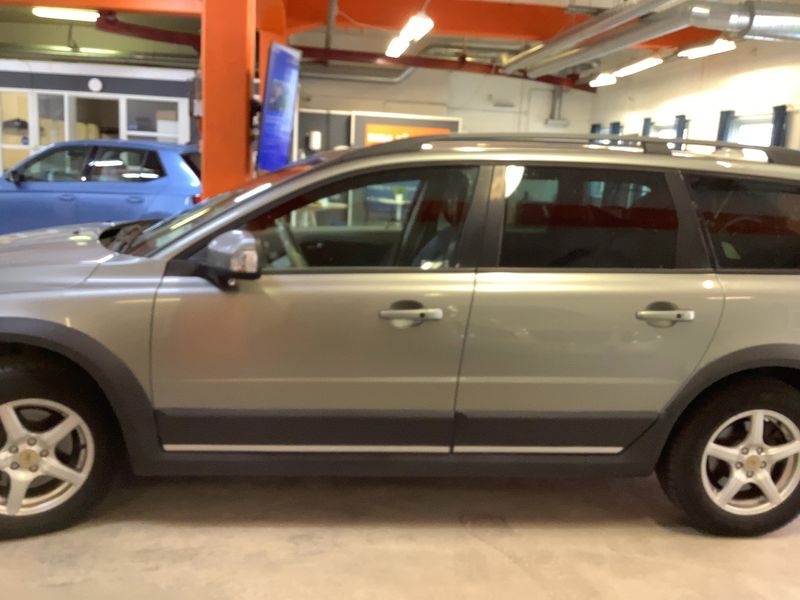 Volvo XC70 3.2 Momentum AWD — zdjęcie 4