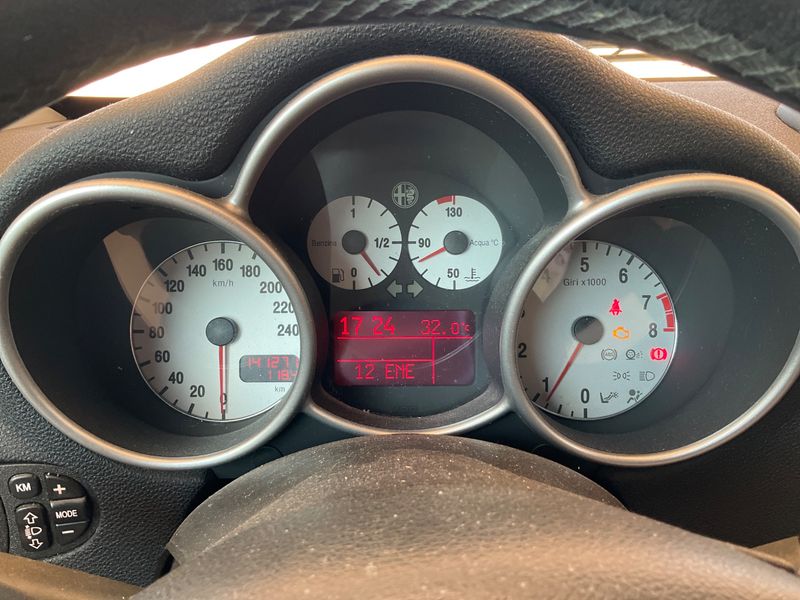 Alfa Romeo Alfa 147 1.6 T.Spark Distinctive — zdjęcie 4