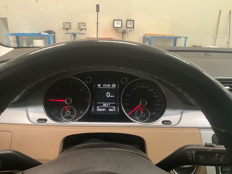 Volkswagen CC 2.0 TDI BlueMotion Tech — zdjęcie 13