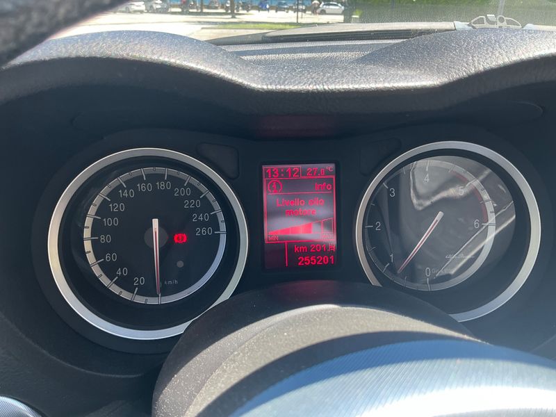 Alfa Romeo Alfa 159 1.9 JTD JTDM Distinctive — zdjęcie 4