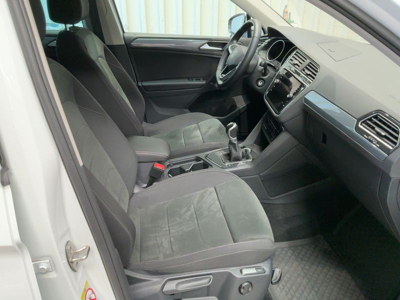 Volkswagen Tiguan 1.5 TSI ACT Life — zdjęcie 11