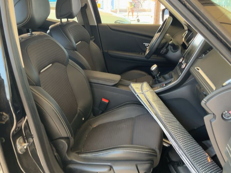 Renault Scenic 1.2 TCe Energy Zen — zdjęcie 11