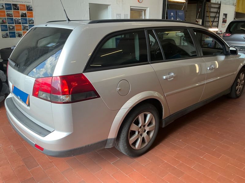 Opel Vectra 1.8 Edition — zdjęcie 2