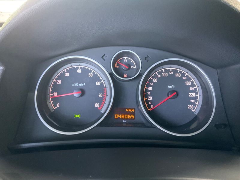 Opel Astra 1.6 Edition — zdjęcie 4