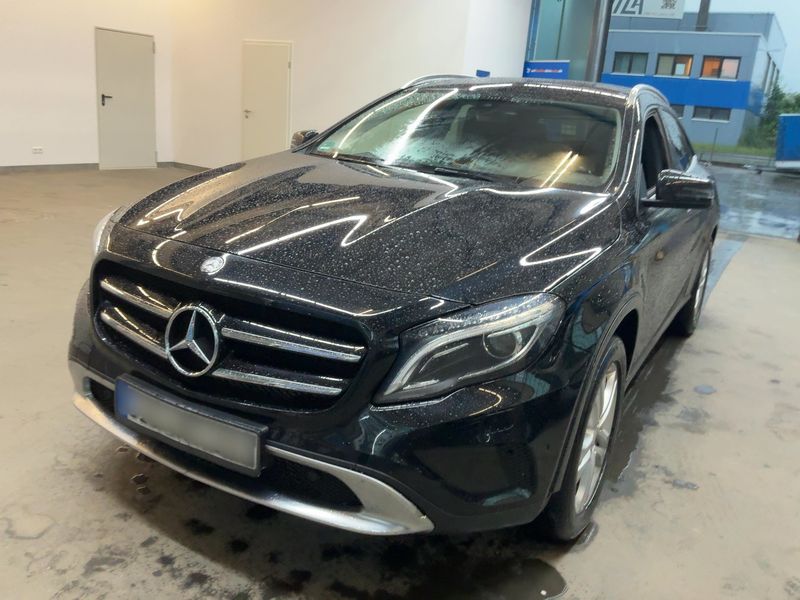 Mercedes-Benz GLA-Klasse GLA 220 d 4Matic Urban — zdjęcie 1
