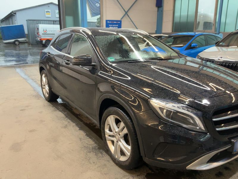 Mercedes-Benz GLA-Klasse GLA 220 d 4Matic Urban — zdjęcie 8