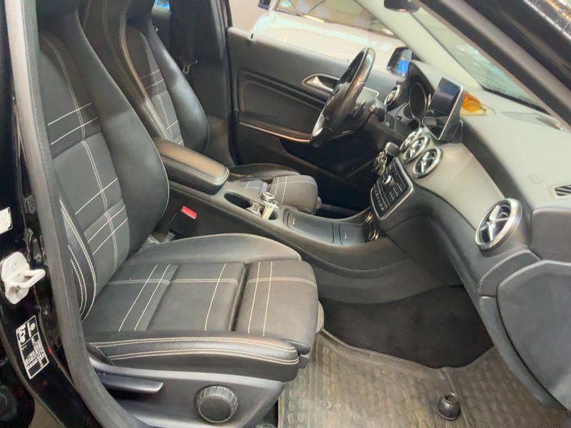 Mercedes-Benz GLA-Klasse GLA 220 d 4Matic Urban — zdjęcie 11