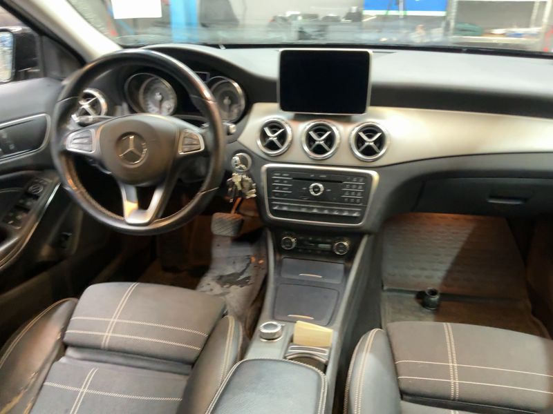 Mercedes-Benz GLA-Klasse GLA 220 d 4Matic Urban — zdjęcie 12