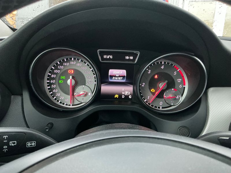 Mercedes-Benz GLA-Klasse GLA 220 d 4Matic Urban — zdjęcie 13