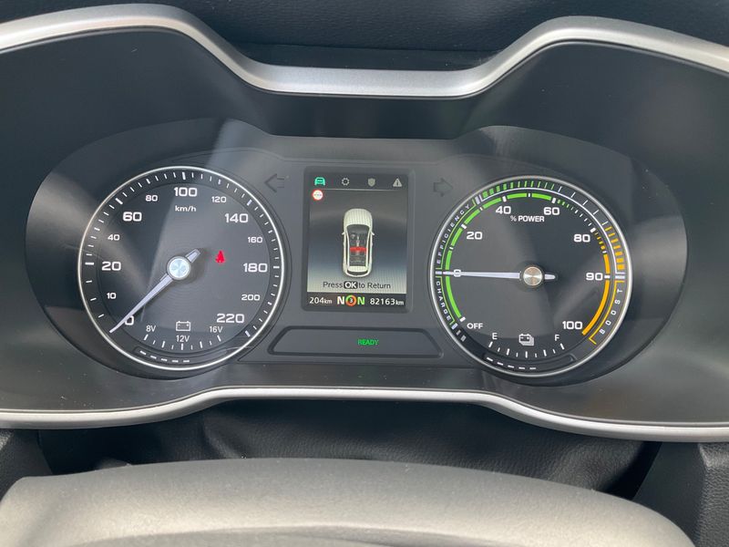 MG ZS electric drive 105 kW Luxury — zdjęcie 13