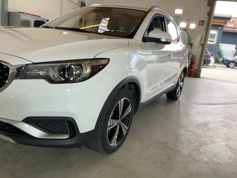 MG ZS electric drive 105 kW Luxury — zdjęcie 2