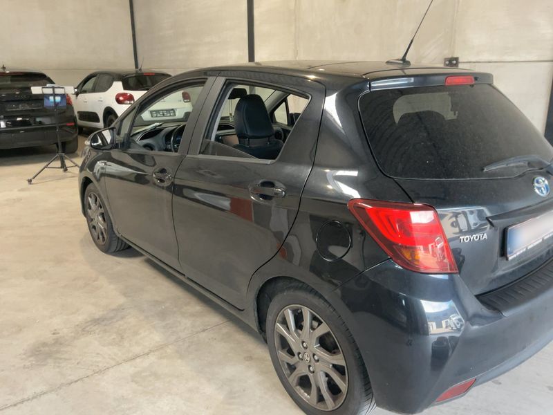 Toyota Yaris 1.5 Hybrid Design 2016 – снимка 6