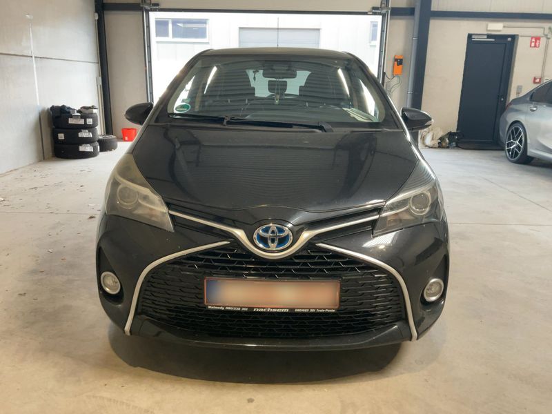 Toyota Yaris 1.5 Hybrid Design 2016 – снимка 14
