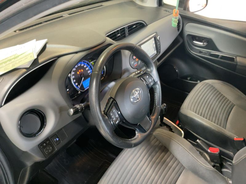 Toyota Yaris 1.5 Hybrid Design 2016 – снимка 18