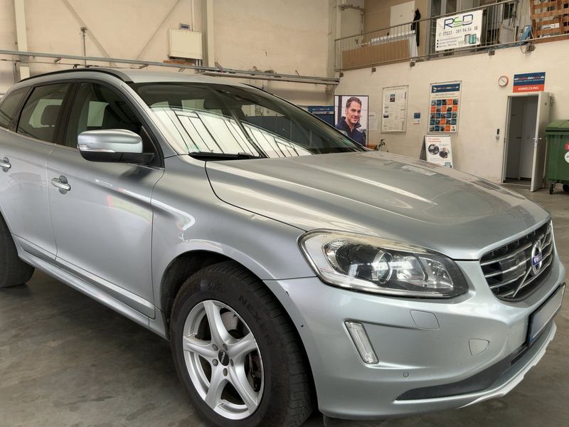 Volvo XC60 2.0 D4 Momentum 2WD — zdjęcie 8
