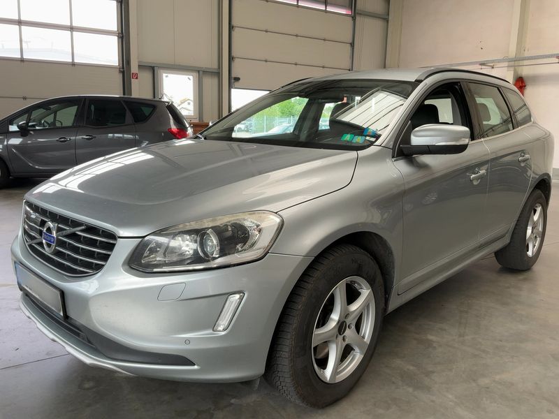 Volvo XC60 2.0 D4 Momentum 2WD