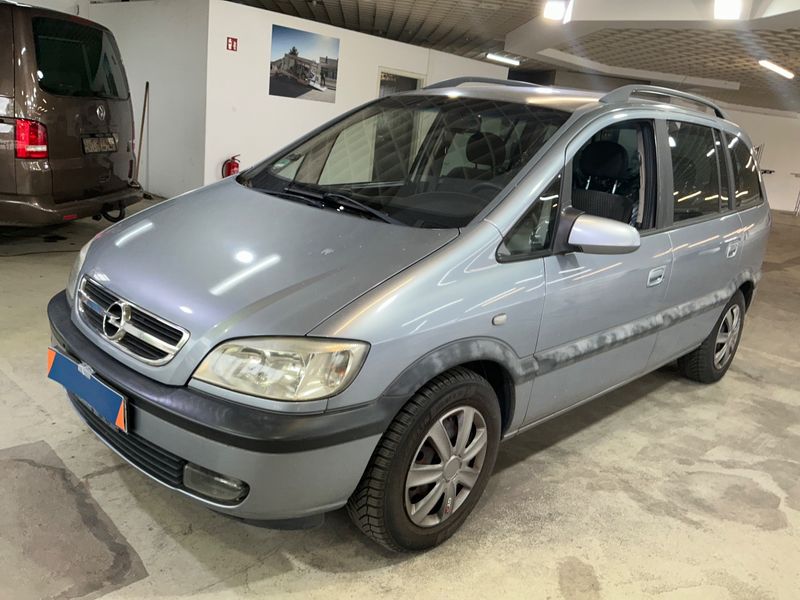 Opel Zafira 1.8 Executive