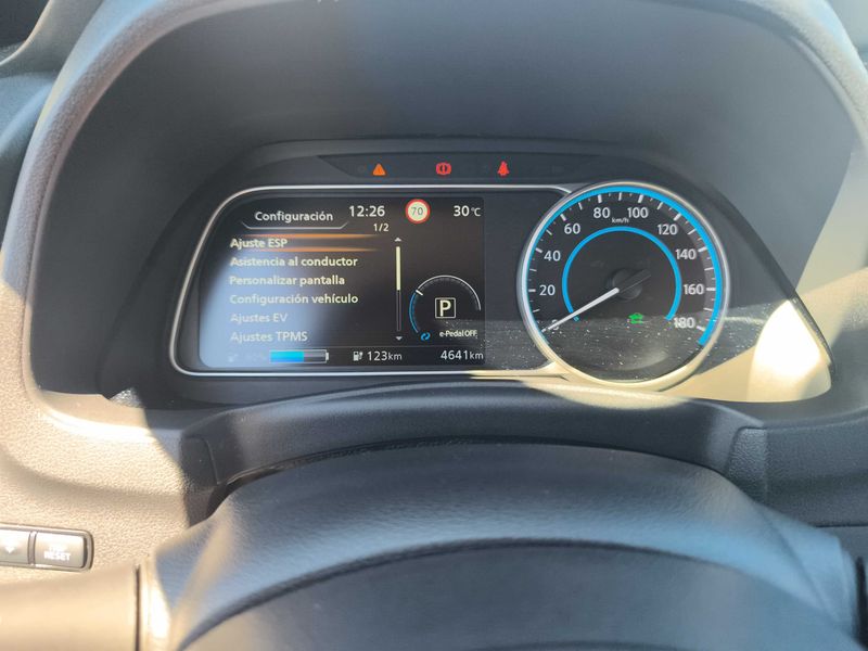 Nissan Leaf electric drive 110 kW Acenta — zdjęcie 12