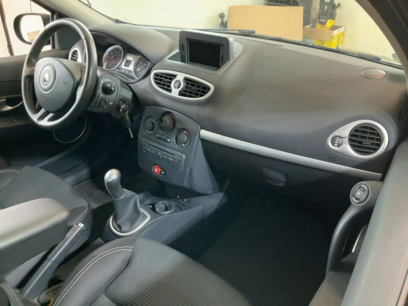 Renault Clio 1.2 Dynamique — zdjęcie 12