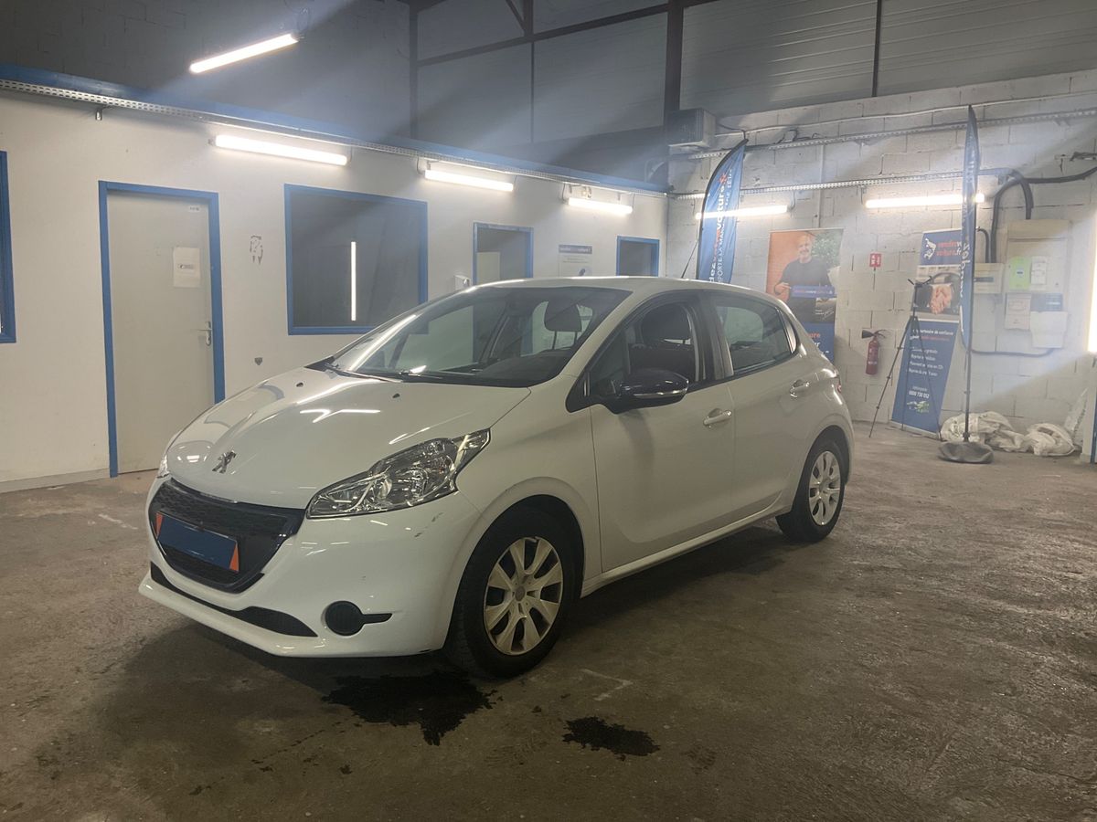 Peugeot 208 2015