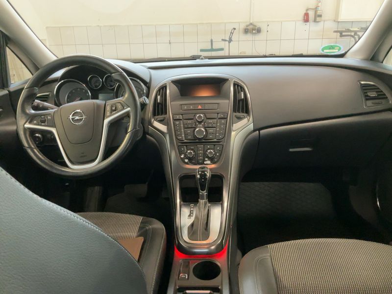 Opel Astra 1.4 Turbo Innovation — zdjęcie 12