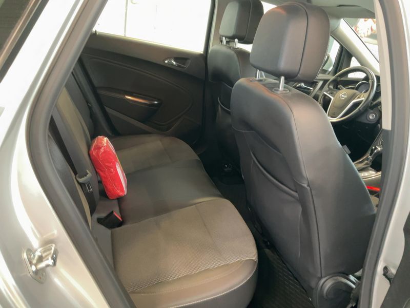 Opel Astra 1.4 Turbo Innovation — zdjęcie 14
