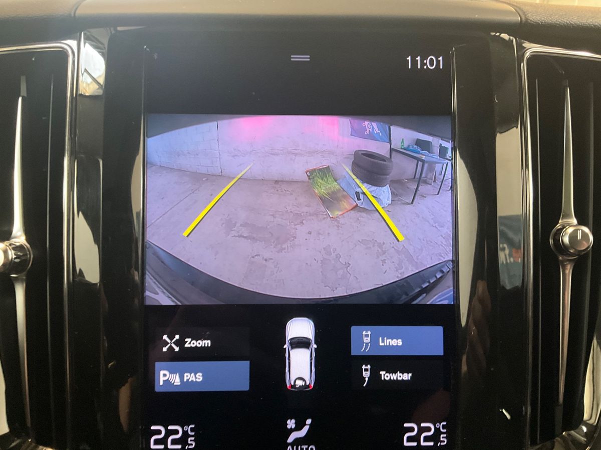 Volvo XC60 2020 — photo 36