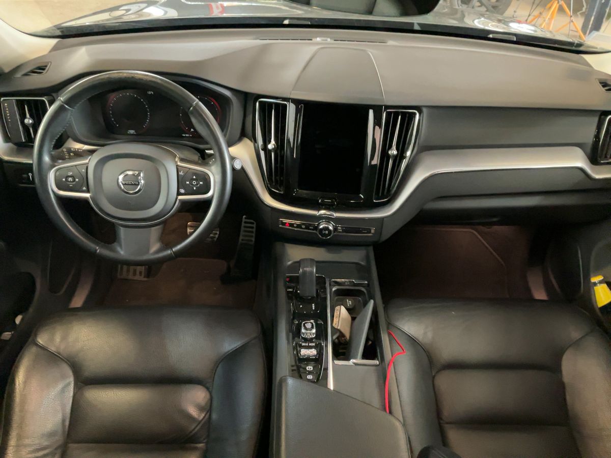 Volvo XC60 2020 — photo 18