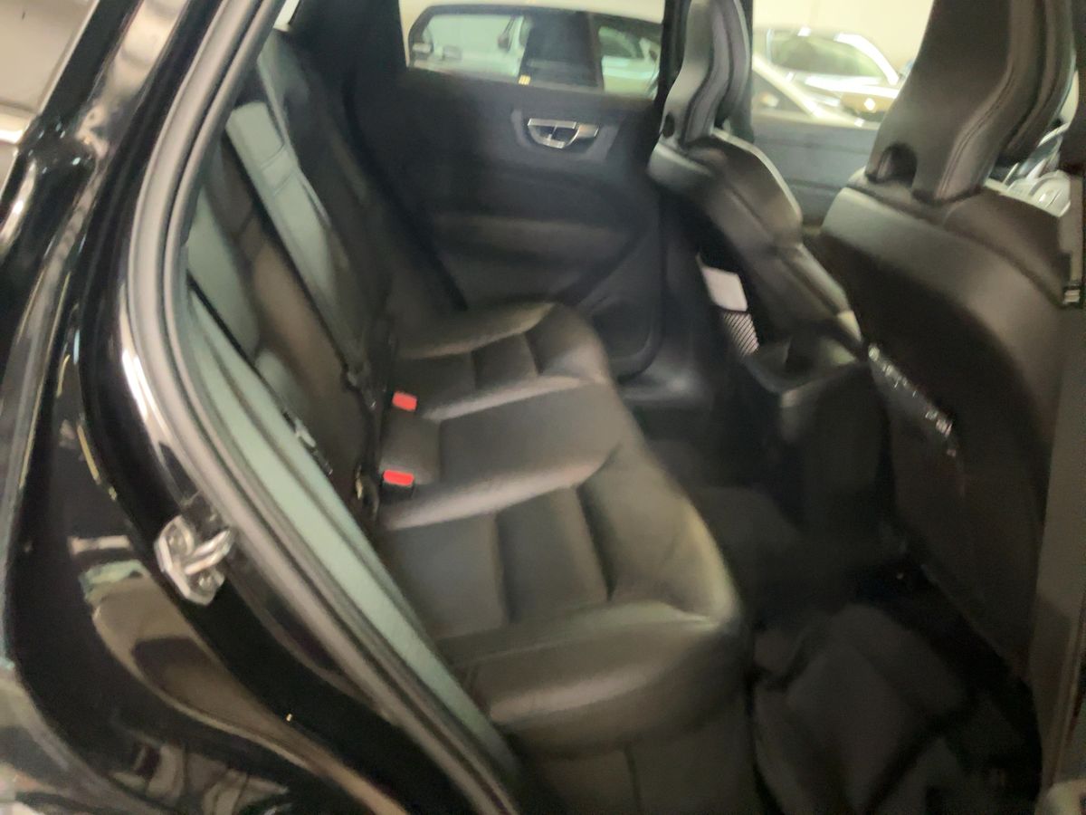 Volvo XC60 2020 — photo 20