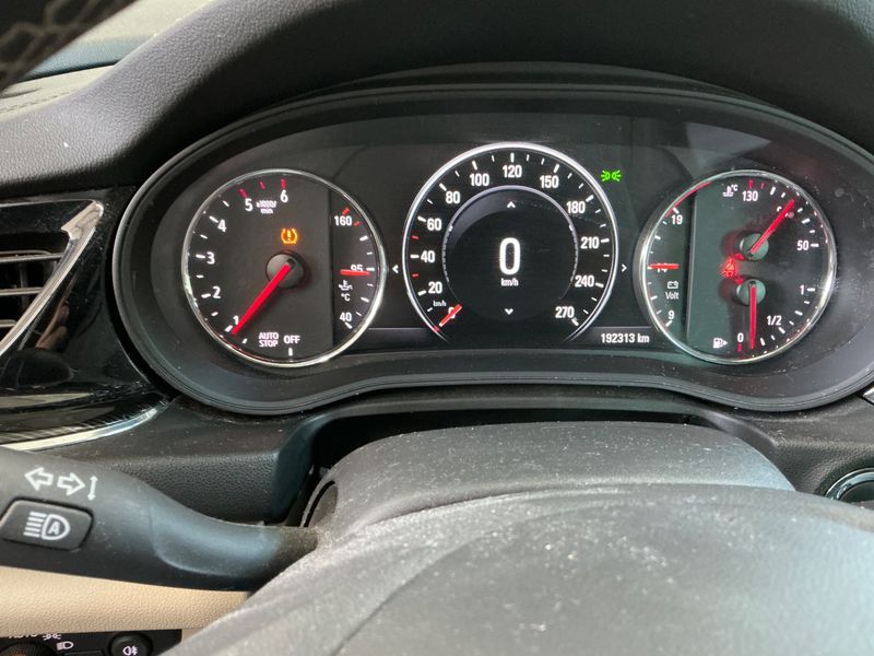 Opel Insignia Sports Tourer 2.0 CDTI Innovation — zdjęcie 13