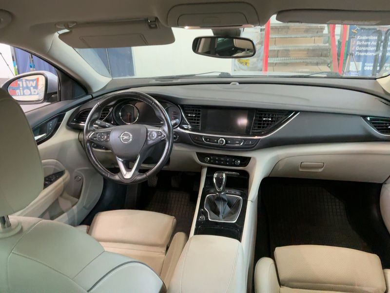 Opel Insignia Sports Tourer 2.0 CDTI Innovation — zdjęcie 12