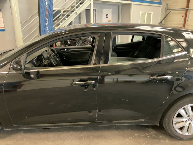 Renault Megane 1.5 BLUE dCi Business 2021 – снимка 4