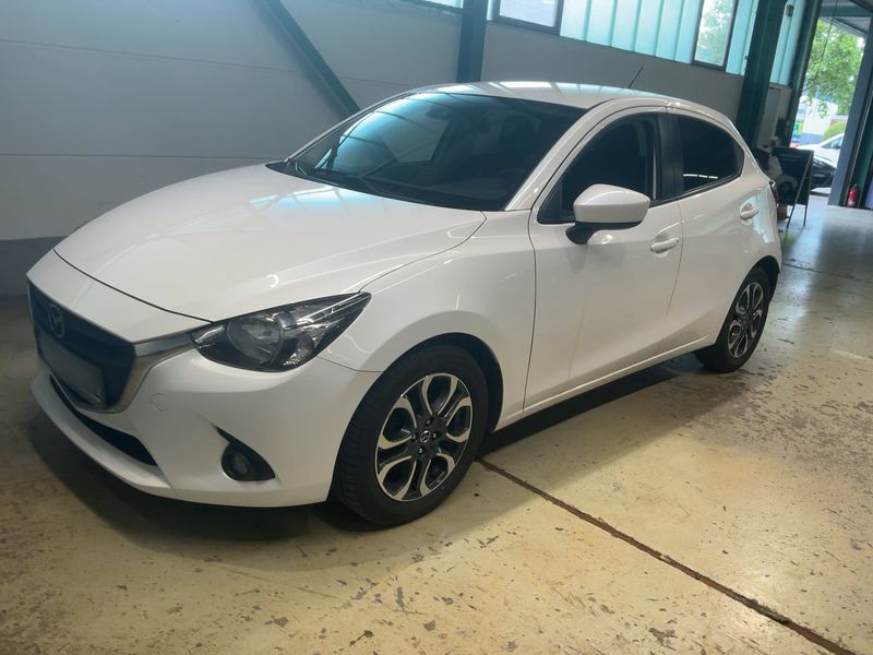 Mazda 2 1.5 Nakama — zdjęcie 2