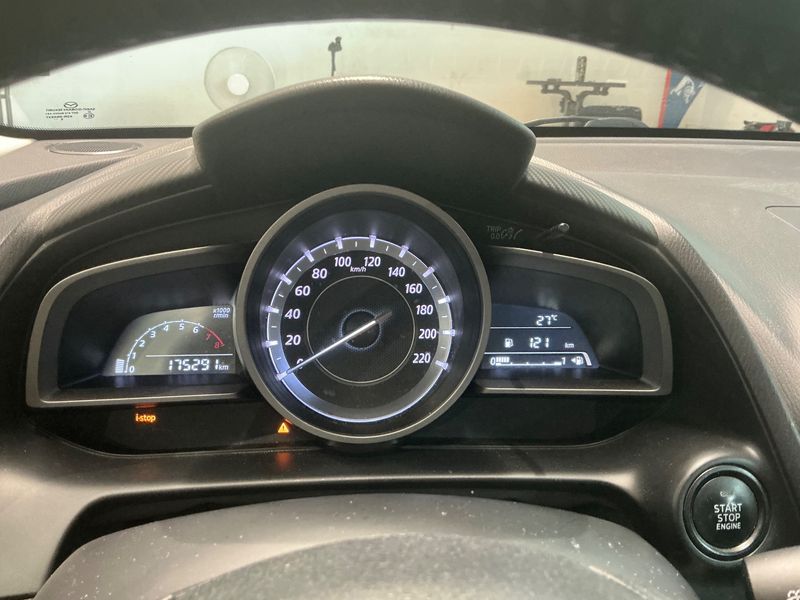 Mazda 2 1.5 Nakama — zdjęcie 13