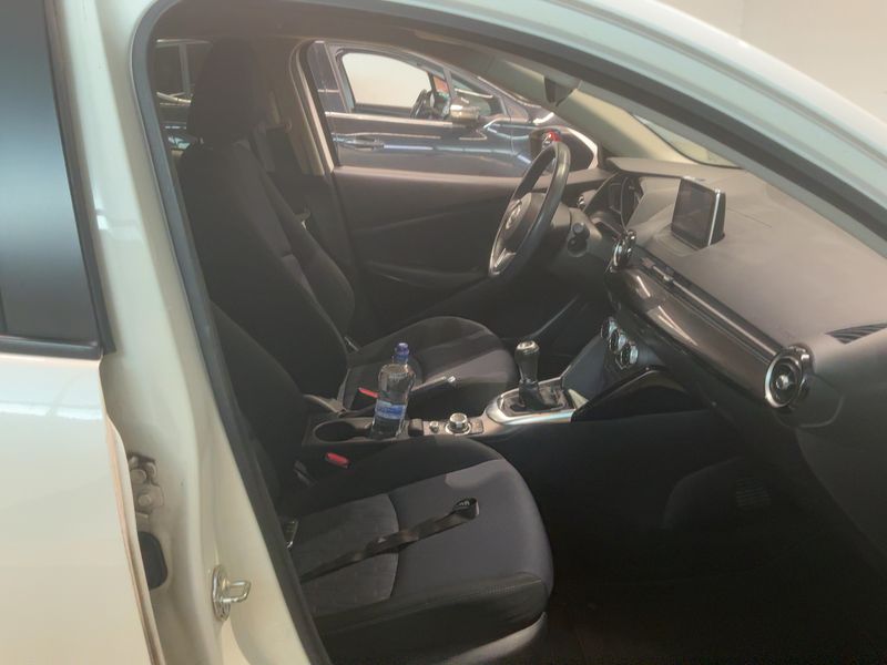 Mazda 2 1.5 Nakama — zdjęcie 11