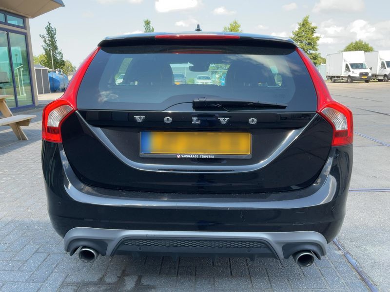 Volvo V60 2.0 D2 Momentum — zdjęcie 5