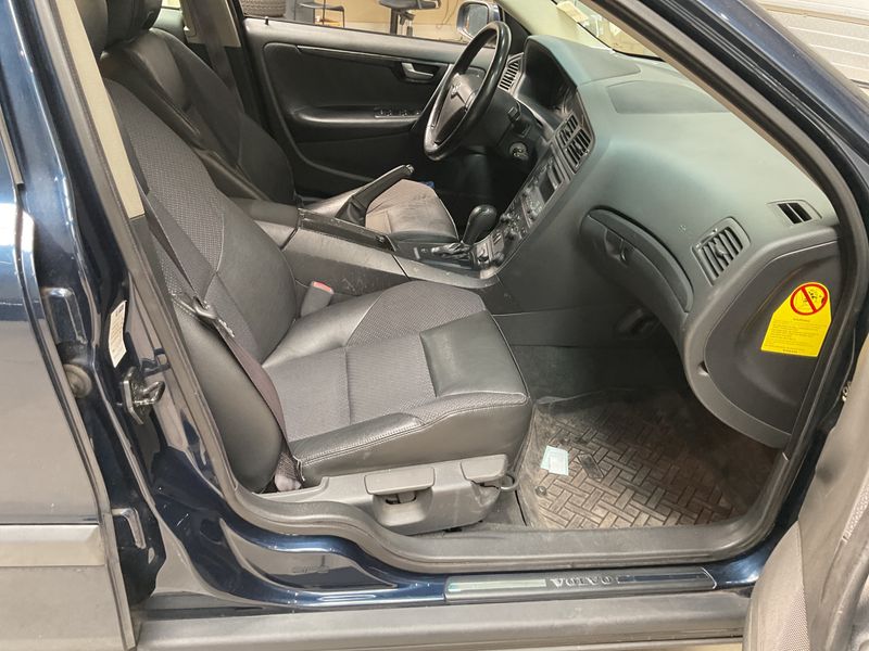Volvo S60 2.4 D — zdjęcie 3