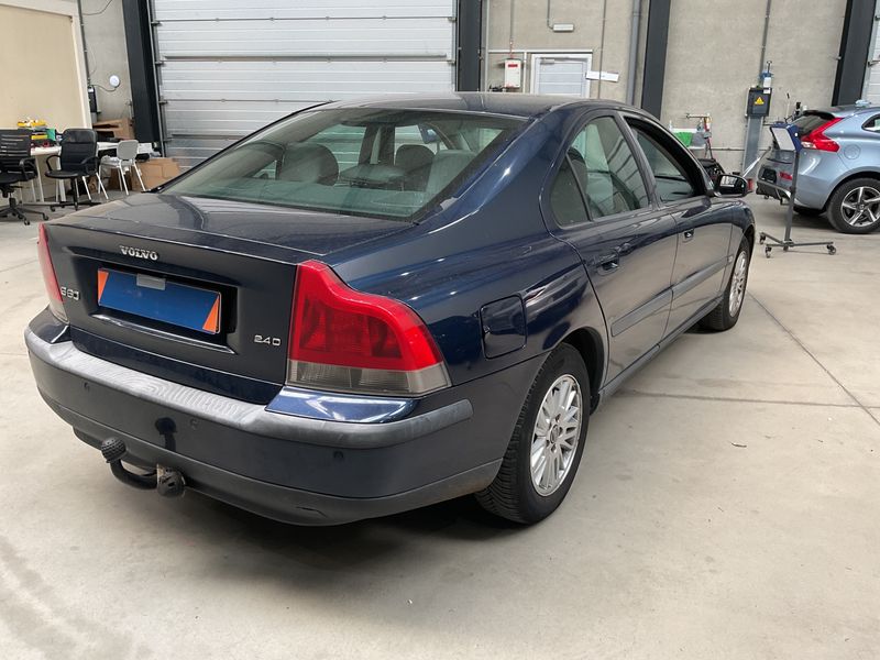 Volvo S60 2.4 D — zdjęcie 2