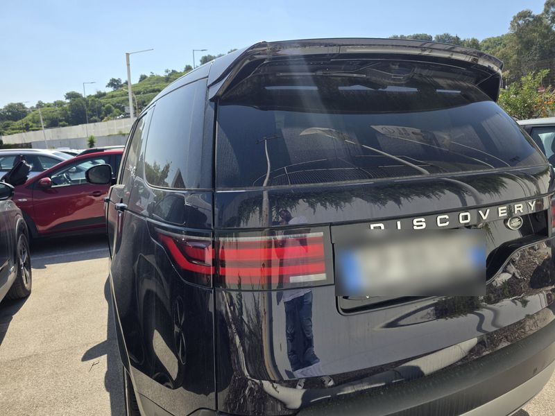 Land Rover Discovery 5 D250 Mild-Hybrid HSE Dynamic AWD — zdjęcie 3