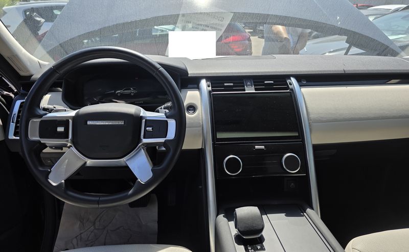 Land Rover Discovery 5 D250 Mild-Hybrid HSE Dynamic AWD — zdjęcie 11
