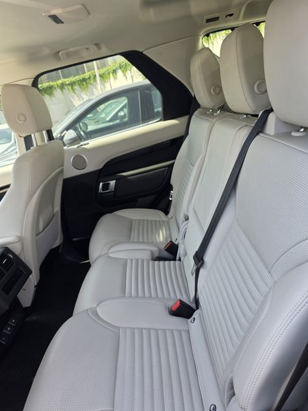 Land Rover Discovery 5 D250 Mild-Hybrid HSE Dynamic AWD — zdjęcie 13