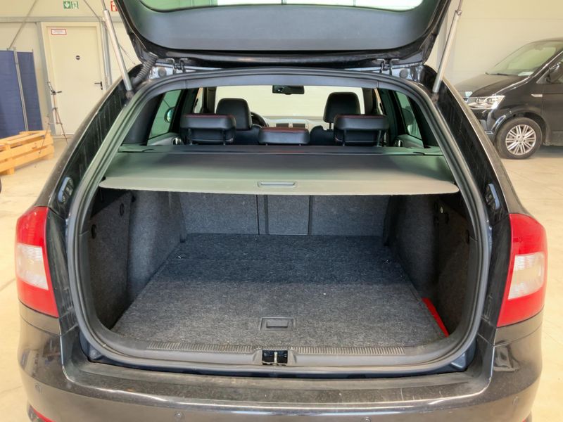 Skoda Octavia 2.0 TDI RS 2012 – снимка 15
