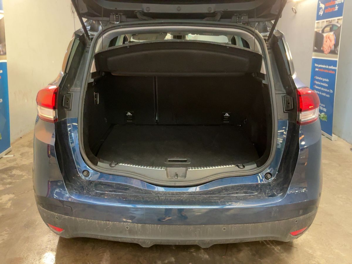 Renault Scenic 2020 — photo 16