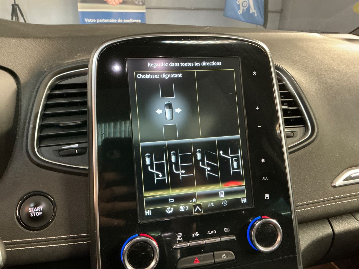 Renault Scenic 2020 — photo 29