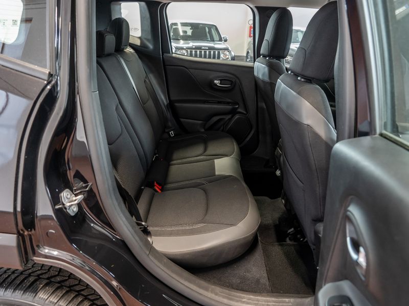 Jeep Renegade 1.3 T4 4xe Plug-in Hybrid Limited — zdjęcie 13