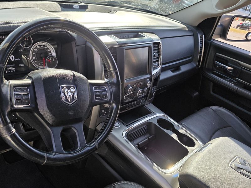 Dodge Ram 1500 5.7 V8 4x4 — zdjęcie 11