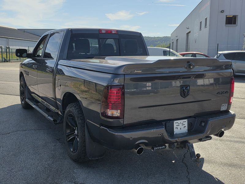Dodge Ram 1500 5.7 V8 4x4 — zdjęcie 3